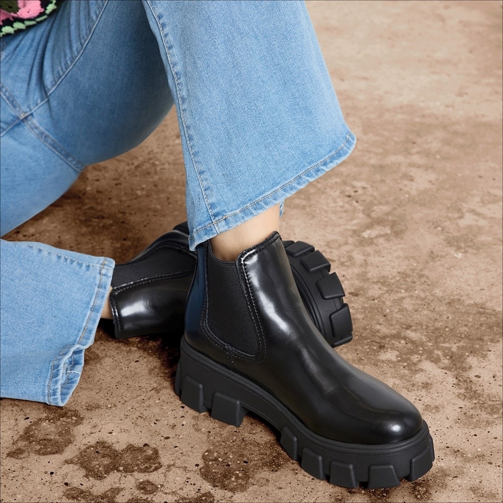 Circus by Sam Edelman Darielle black lug sole ankle boots